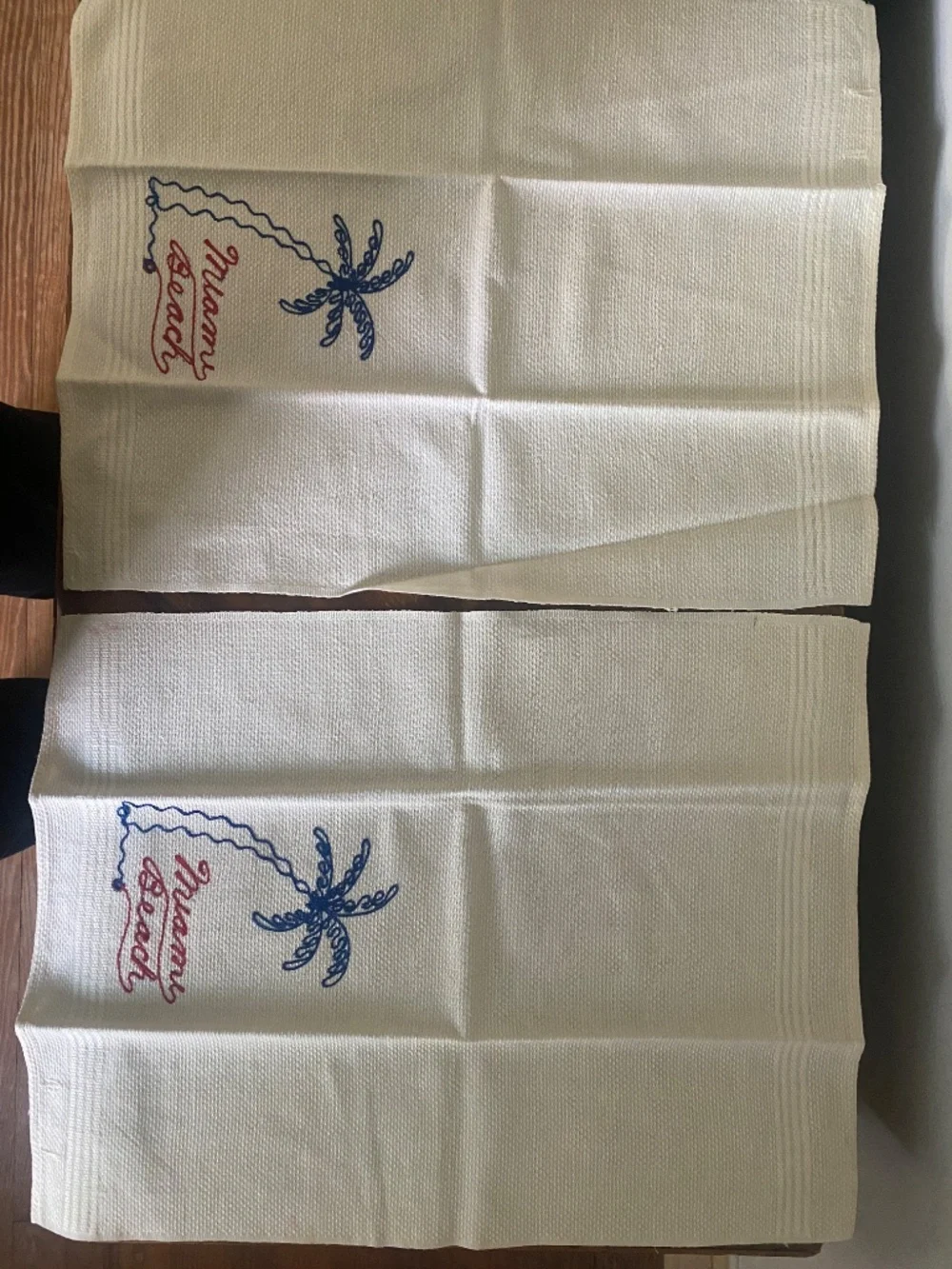 Vintage Miami Beach hand towels set of 2 unused